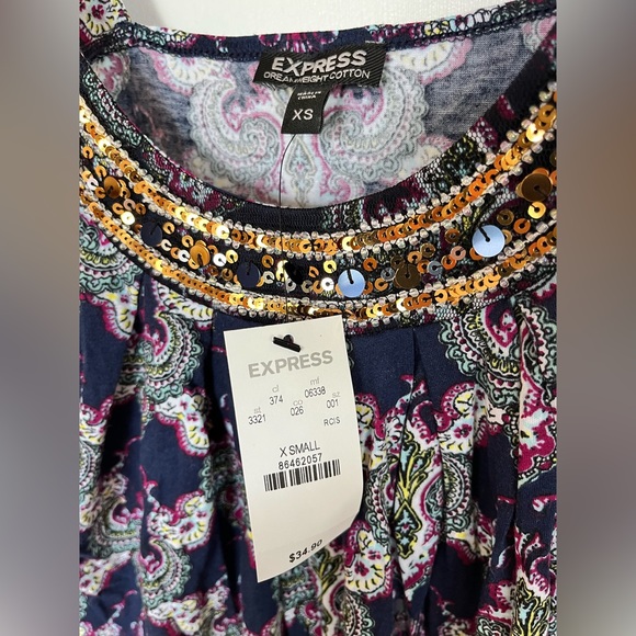 NWT- Express Dreamweight Cotton Navy and Paisley Top w Embellishments - Picture 3 of 3
